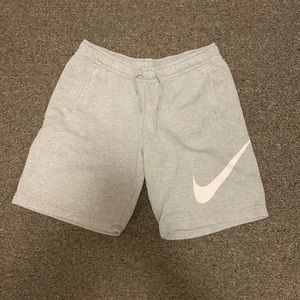 Mens Nike shorts size large